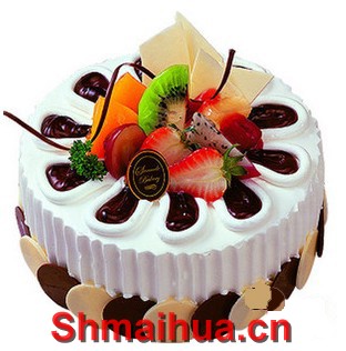 生日蛋糕H-8寸/2磅 水果蛋糕，表面时令水果，巧克力片围边