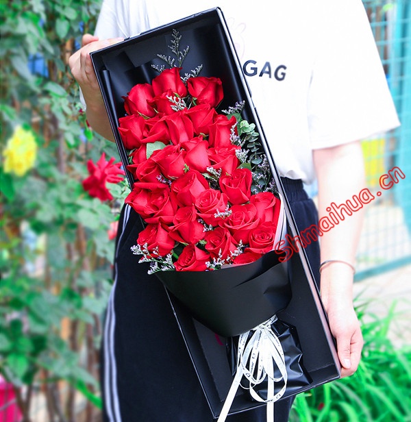 花荫醉-21枝红玫瑰,黄莺绿叶搭配，精美包装，配精美礼盒
